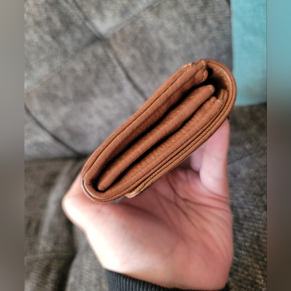 Michael Kors Fulton Leather Wallet - Picture 3 of 13